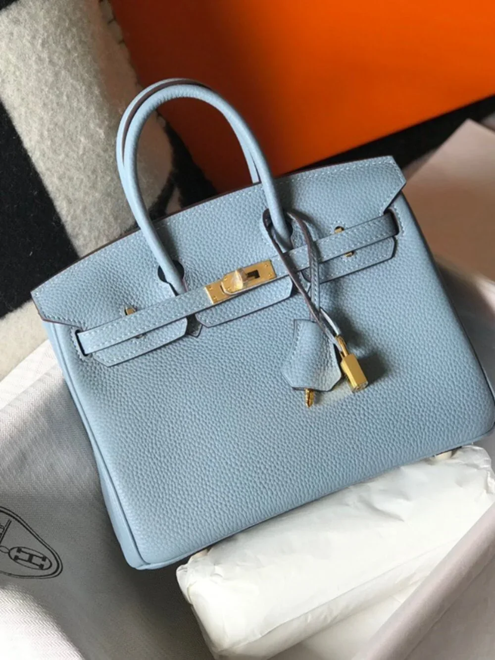 Classic Hermes Bags: A Stylish and Versatile Choice for Elegance